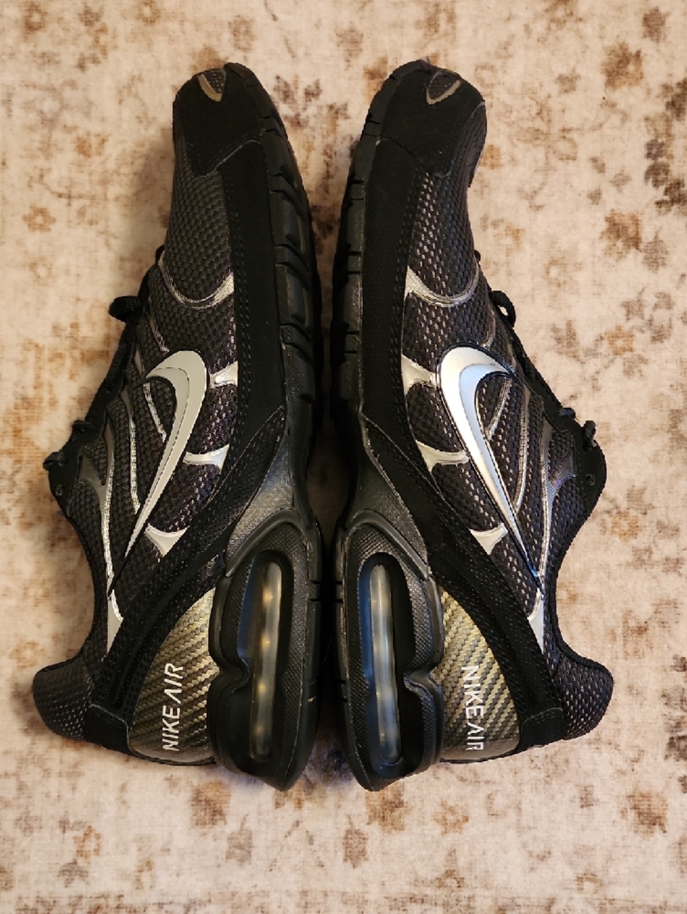 Nike Men's Torch 4, Size 10.5, Black Athletic Mesh - Picture 6 of 7